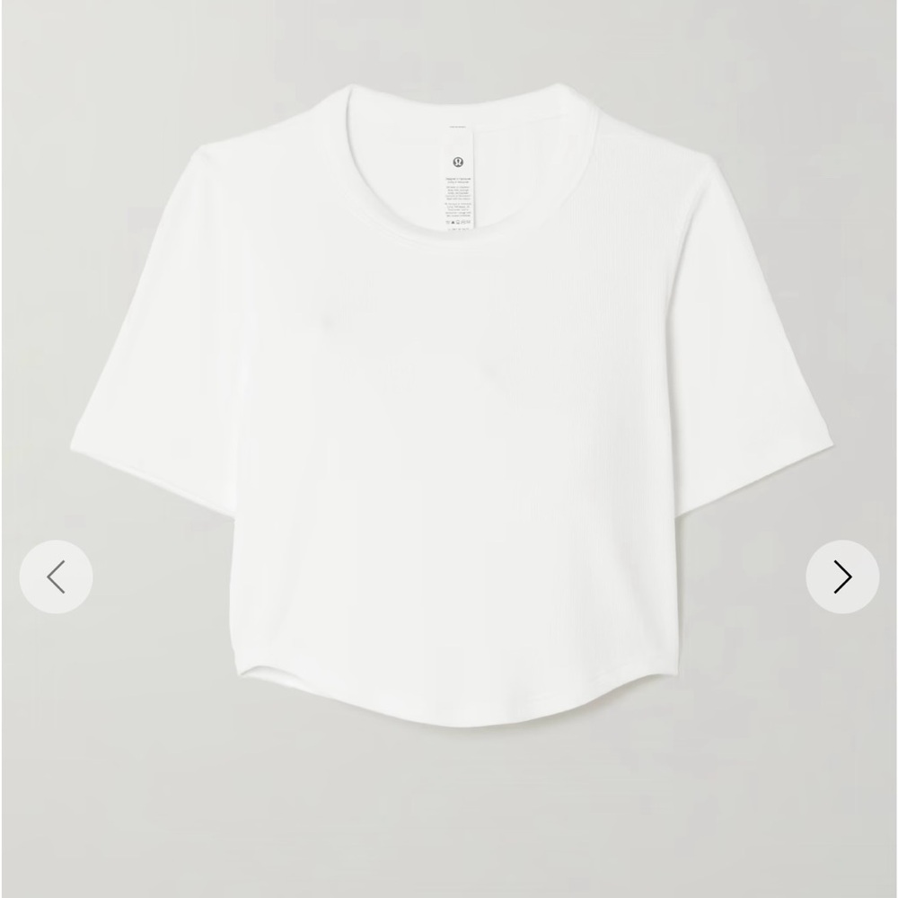 Lululemon ✨ Hold Tight Cropped T-Shirt in color Bone | Size 6